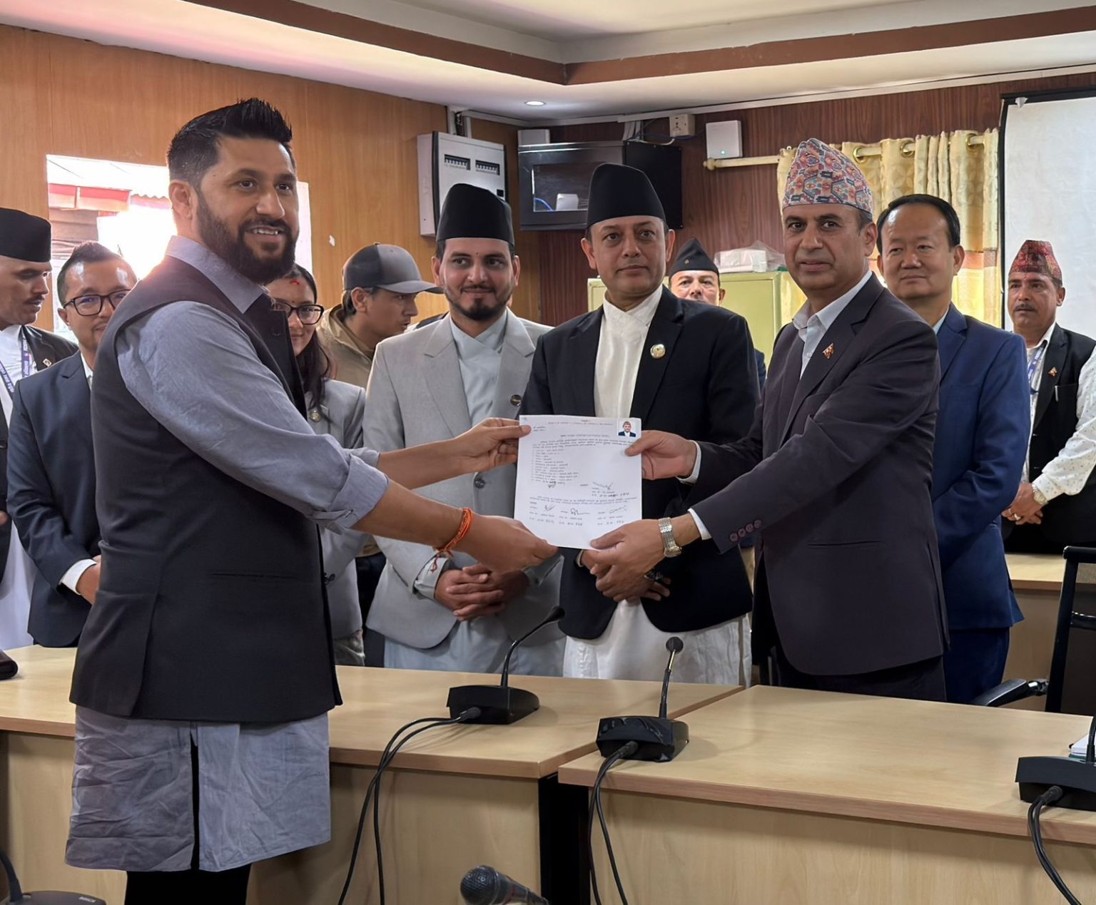 डीपी अर्यालले गराए सभामुख पदमा मनोनयन दर्ता